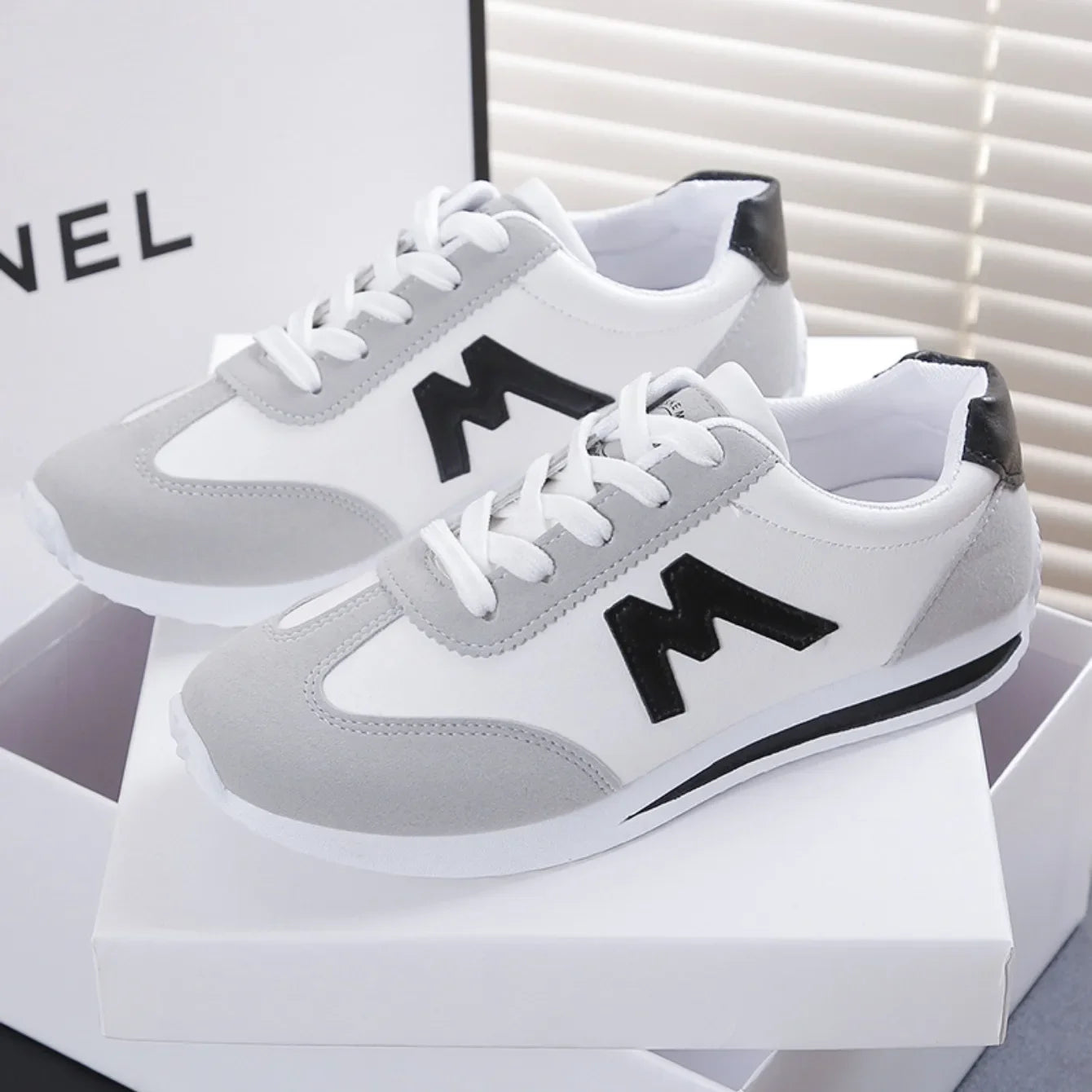 Women Designer Sneakers Round Head Deep Mouth Light Sneakers Versatile Breathable Cross Lace Casual Sneakers Zapatos De Mujer