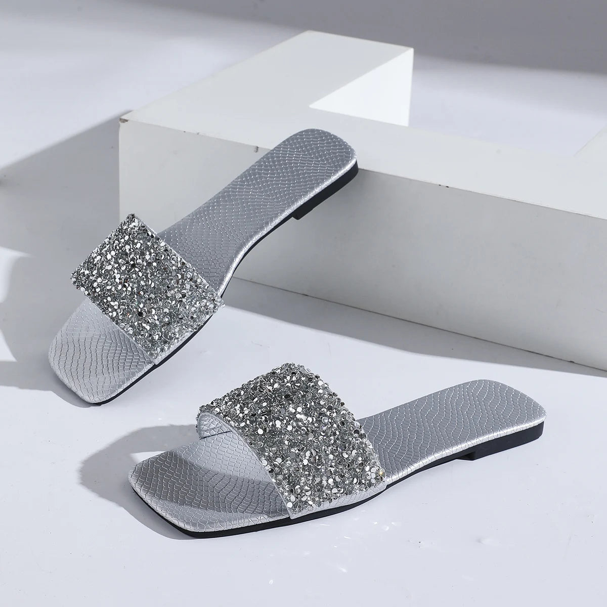 Women's Fashion Silver Sequin Flat Sandals 2025 Summer Open Toe Outdoor Slippers Woman Plus Size 43 Footwear Zapatos De Mujer